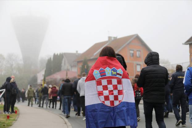 Vukovar: U posebnim epidemiološkom mjerama krenula Kolona sjećanja