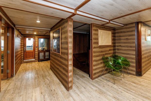 FOTO Zavirite u prvi brod-hotel u Hrvatskoj: Noćenje na ovom brodu u Rijeci ima posebnu čar