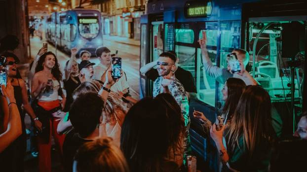 FOTO Ludilo na tračnicama! Ovaj party tramvaj u Zagrebu vozi vas direktno u ekstazu