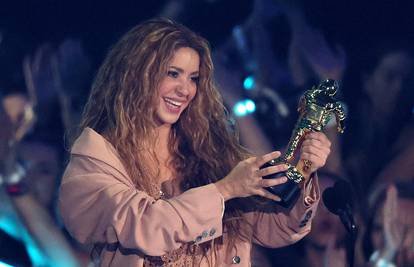 Shakira objavila novu pjesmu, sad 'oplela' po bivšem svekru: 'I dalje nije zakoračio u grob'