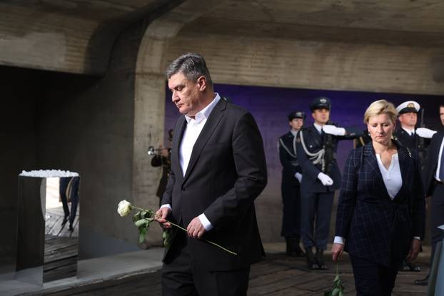 Državni vrh odao počast žrtvama logora u Jasenovcu