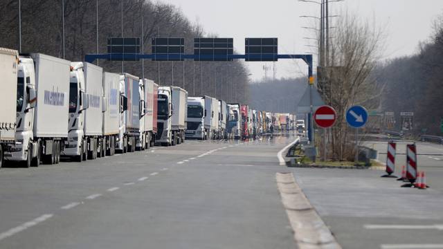 Batrovci: Srpska vojska kontrolira sve granične prijelaze