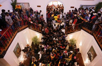 Predsjednik Šri Lanke bježi dok mu prosvjednici upadaju u rezidenciju: Tražimo ostavku!