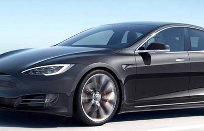 Novi problemi: Tesla će povući 123.000 modela S zbog greške