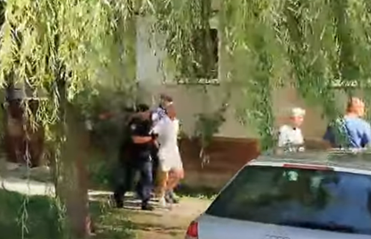 VIDEO 24sata na mjestu strave: Čovjeka doveli u lisicama, ostaci žene pronađeni su u septičkoj?!