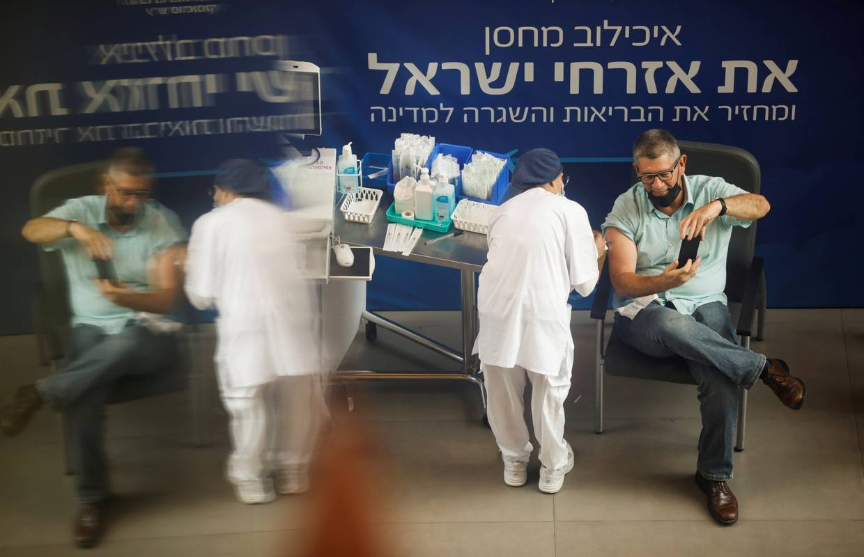 Izraelci u borbi protiv delte: Snizili dob za treću dozu cjepiva