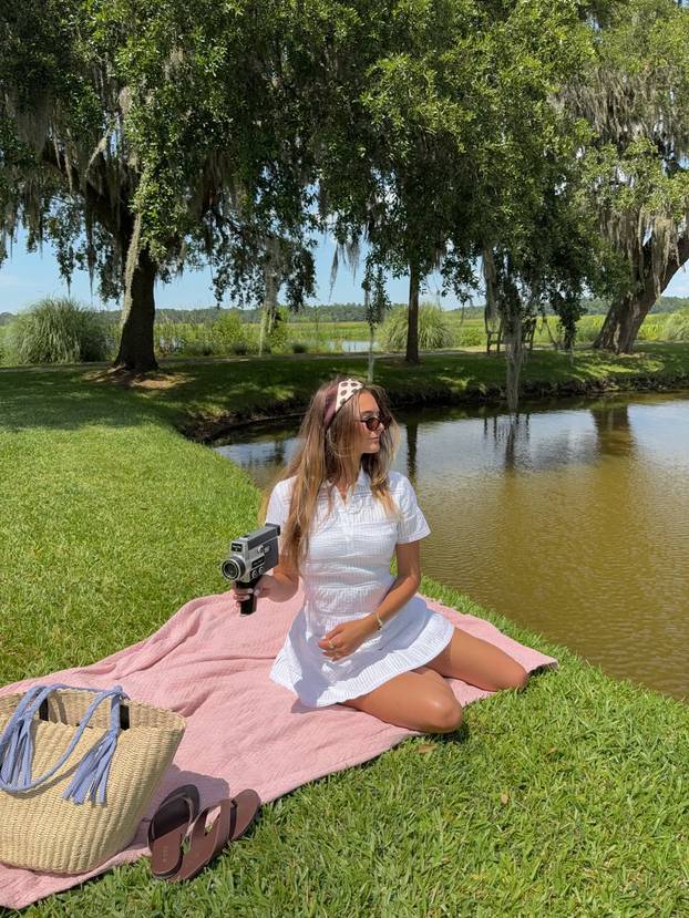 FOTO Ashlee ne prestaje privlačiti poglede: Radi za hit brend bikinija i pokazuje obline