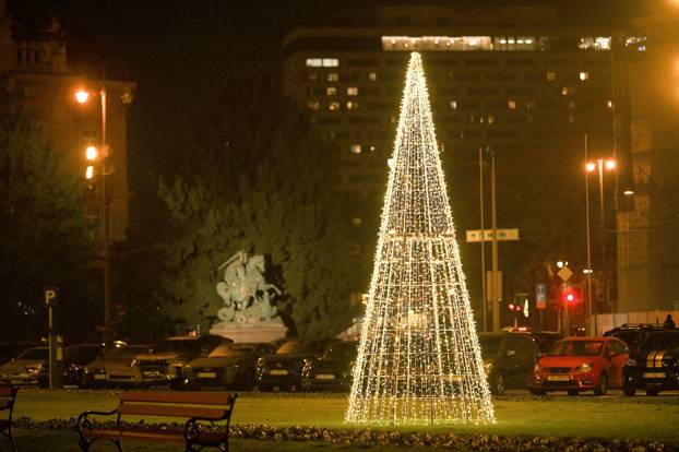 Advent u Zagrebu 2025. ispred Hrvatskog narodnog kazališta