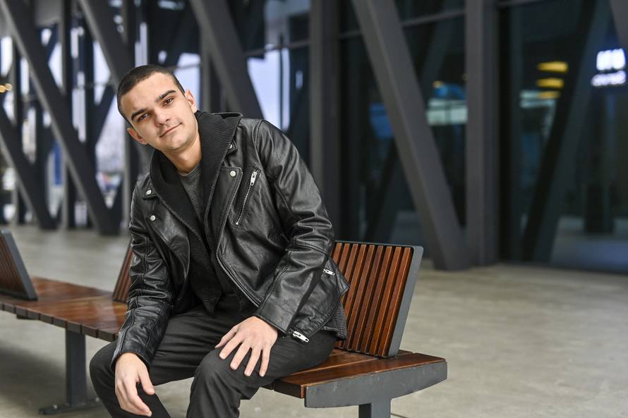 Obradom poznate pjesme Martin Kosovec dobio priznanje kao niti jedan mladi pjevač prije