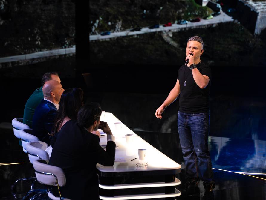 Sven Pocrnić transformirao se u Thompsona i podigao publiku na noge, pogledajte nastup