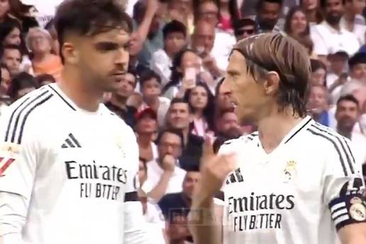 Snimka iz drugog kuta, evo što Modrić šapće dok Mbappé puca penal na Lukinoj 'oproštajki'