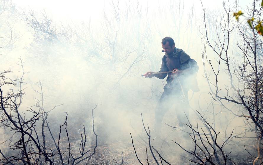 Evakuirali stanovnike sela kod Drniša: 'Ovo je velika nesreća'