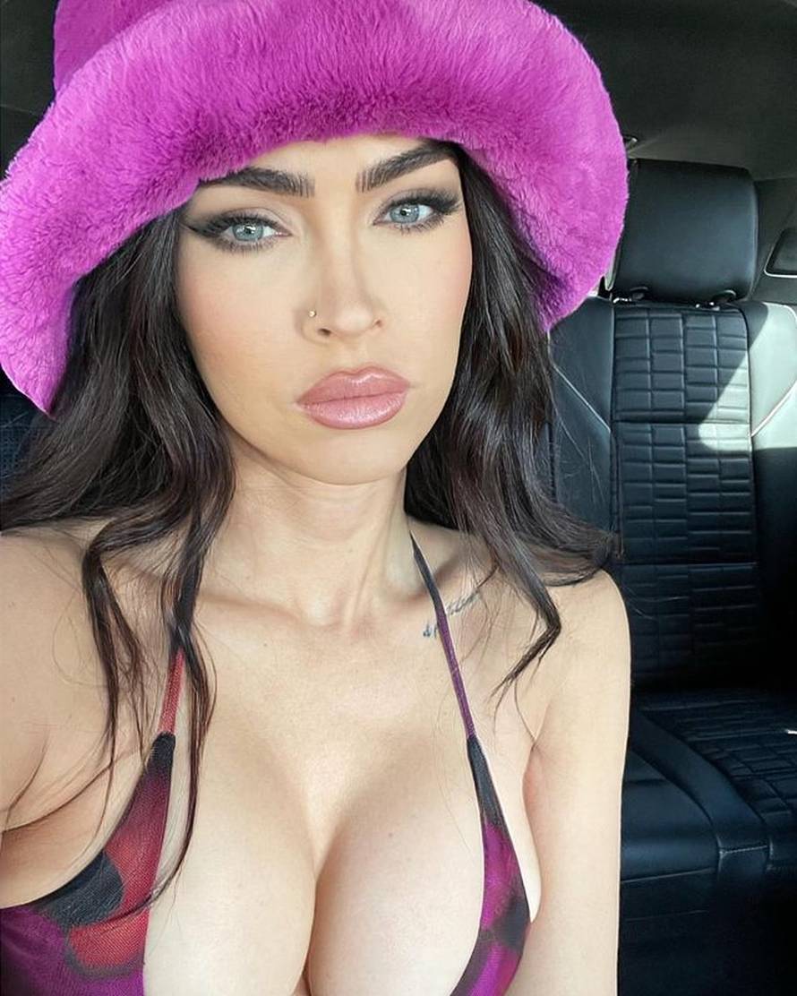 Machine Gun Kelly 'ludovao' bez Megan Fox na koncertu, a ona skinula zaručnički prsten...