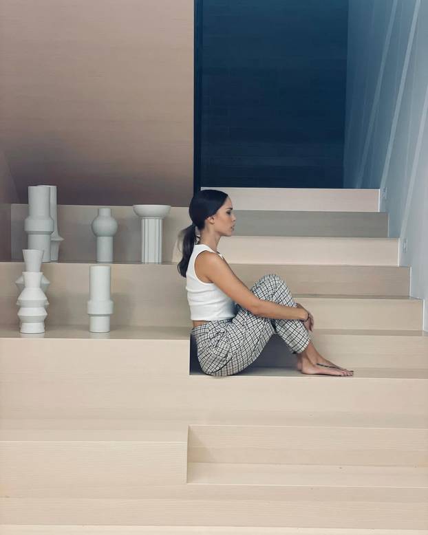 Zavirite u luksuzne kuće naših slavnih: Hauser uživa kraj Pule, Nina Badrić mir našla na Hvaru