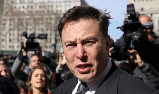 Musk Twitter kupio za 44 milijarde, šest mjeseci nakon tvrdi da ne vrijedi ni pola