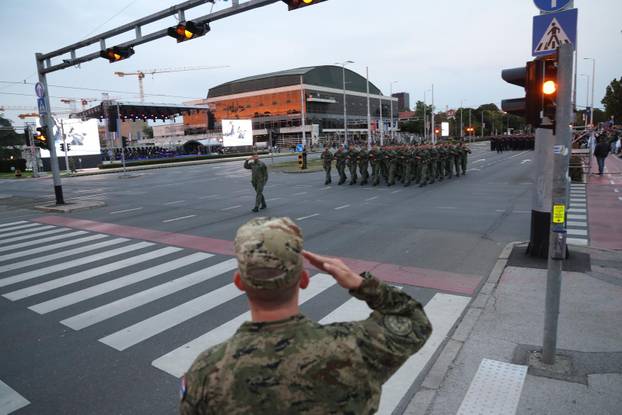 Zagreb: Generalna proba svečanog vojnog mimohoda