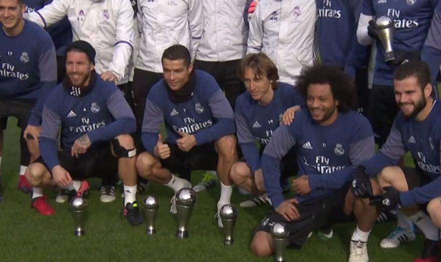 Modrić, Ronaldo i društvo na treningu se hvalili trofejima