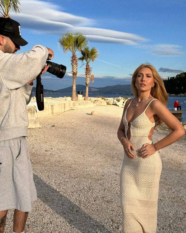 Nosi im se bijela: Rozga, Nives i bujna Claudia u outfitima koji ostavljaju bez daha i blokiraju...