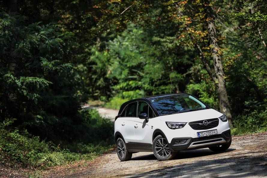 Rođendanski Crossland X je prostrani auto koji troši malo