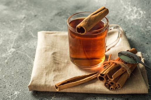 Ovo pi&cacute;e topi masti na trbuhu dok spavate - ima 3 sastojka!