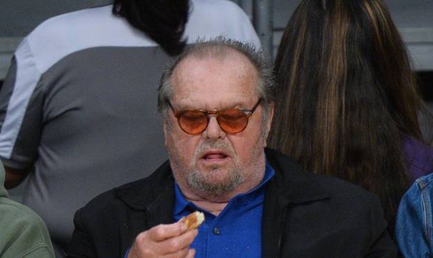 Jack Nicholson and Floyd Mayweather get the munchies at the Lakers vs. Clippers game