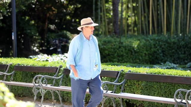 Poznati britanski TV voditelj vrtlar Monty Don snima emisiju u opatijskom parku Angiolina