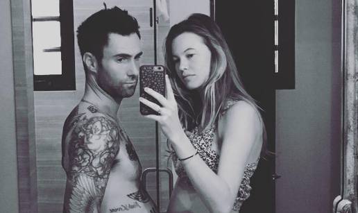 Tko je 'trudniji': Adam Levine objavio 'fotku' sa suprugom