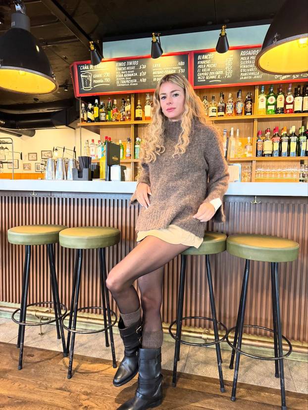 FOTO Nestala je s terena, otišla u reality pa postala model u tangicama. Sad se vraća tenisu