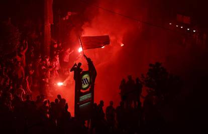 Ludnica u Grčkoj: Olympiacos ispisao povijest, nekoliko tisuća ljudi feštalo je cijelu noć!