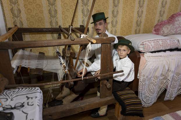 Komletinci: Obitelj Čelebić njeguje stare slavonske običaje