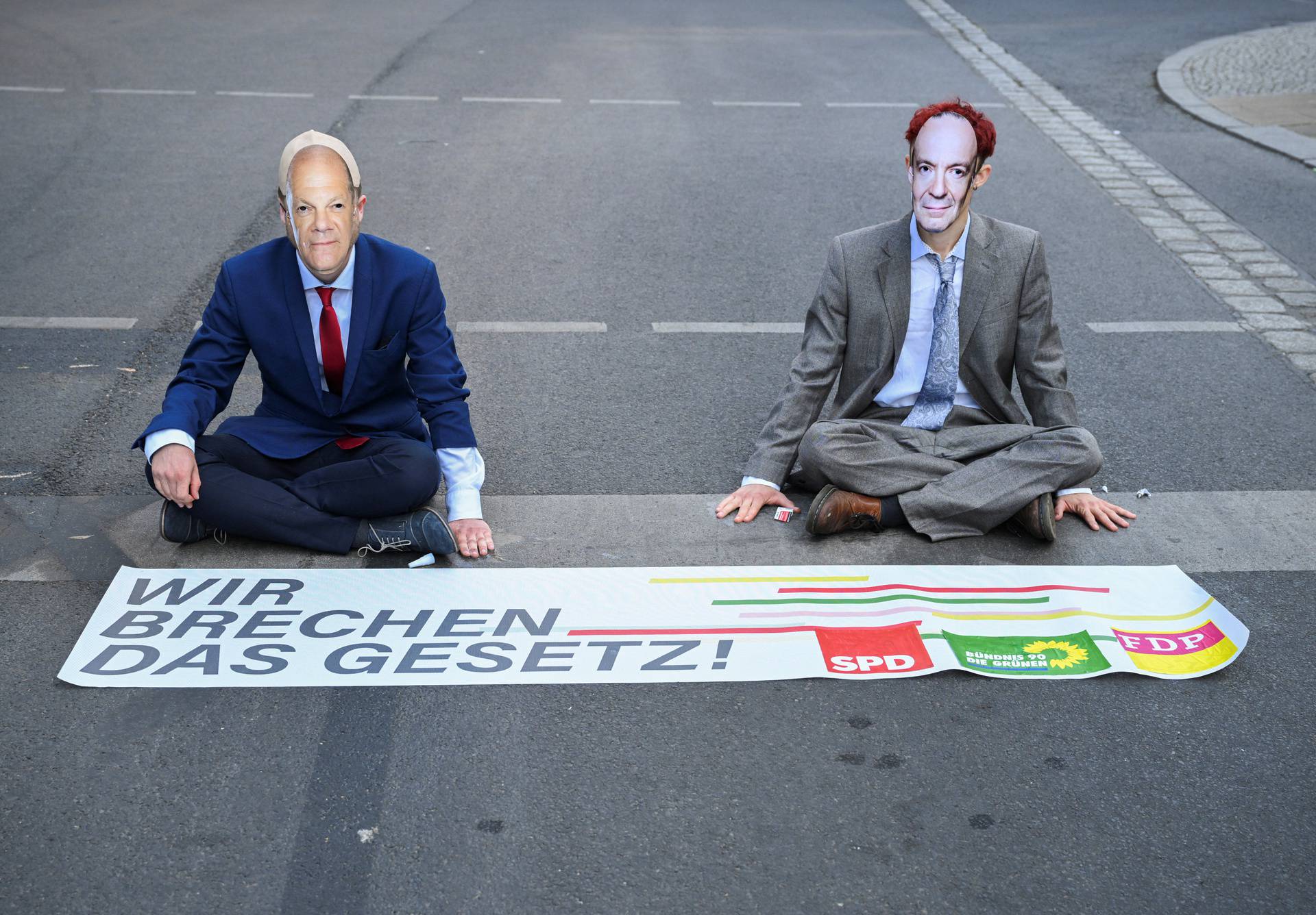 "Letzte Generation" (last generation) activists protest in Berlin