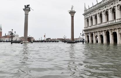Ponovno plimni val u Veneciji: Razina vode je dosegla 1,6 m