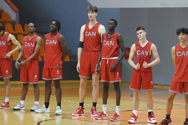 Šibenik: Guinessov rekorder, 17-godišnji kanadski košarkaš Olivier Rioux, visok je 231cm