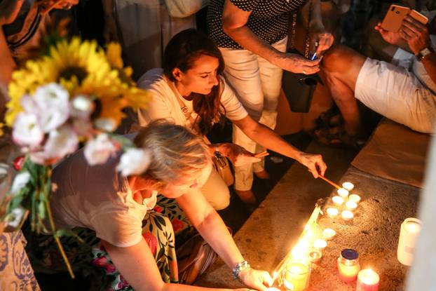 Građani Beograda odali počast Arsenu, Matiji i Gabi Novak