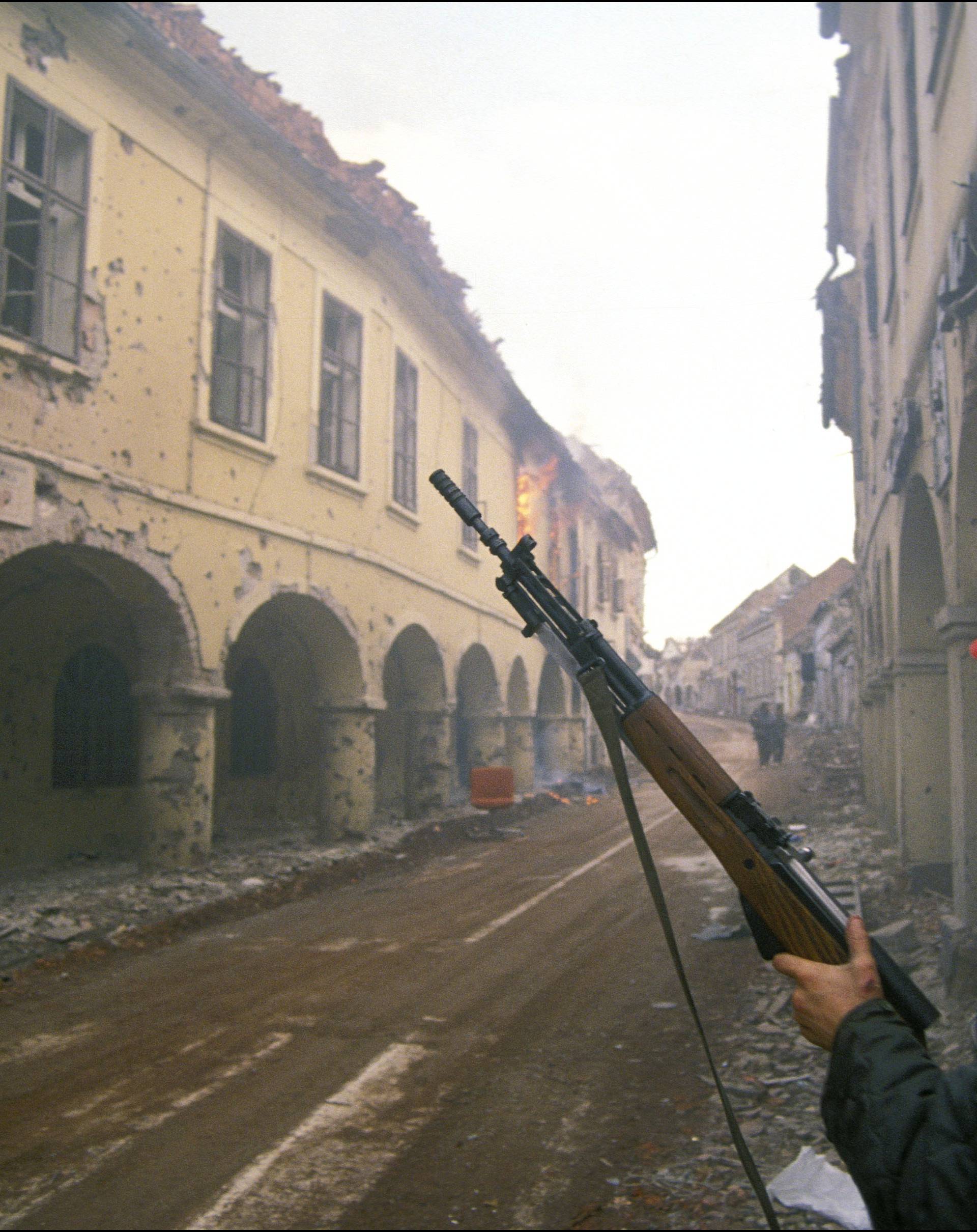 Pogledajte šokantne fotografije Vukovara 1991. godine  i danas