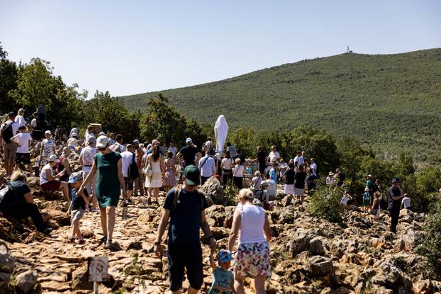 Međugorje: Oskvrnut Gospin kip na brdu ukazanja