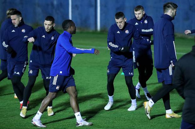 Dinamo odradio večernji trening uoči sutrašnje utakmice s Tottenhamom