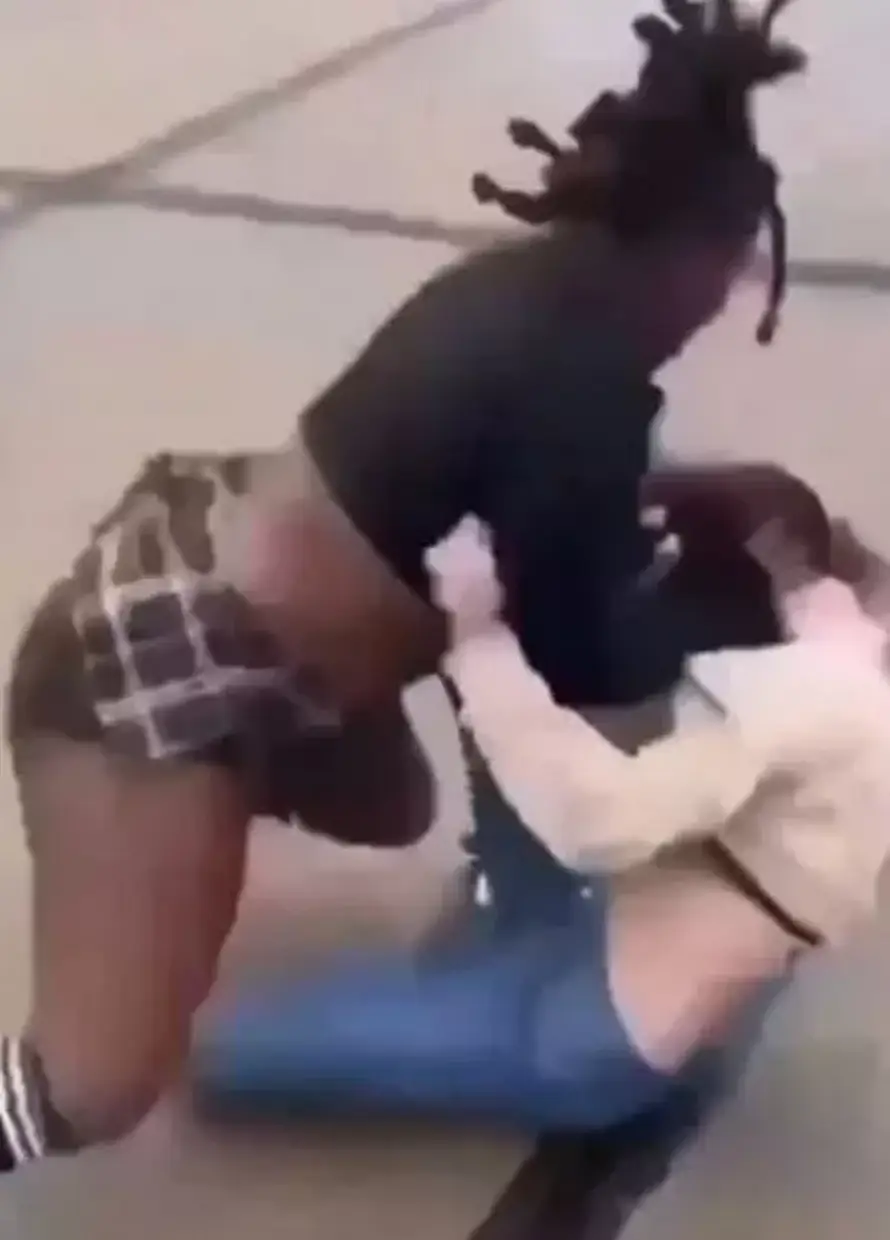 Strava! Nabijala djevojci glavu u beton i smjestila je u komu, a obitelj joj tvrdi: Nije ništa kriva