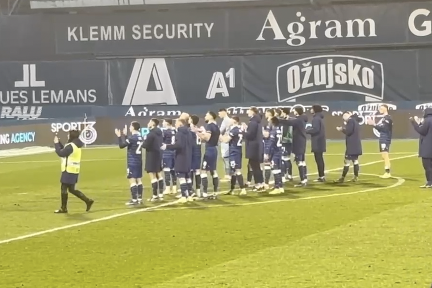 Boysi pozdravljaju igra&ccaron;e