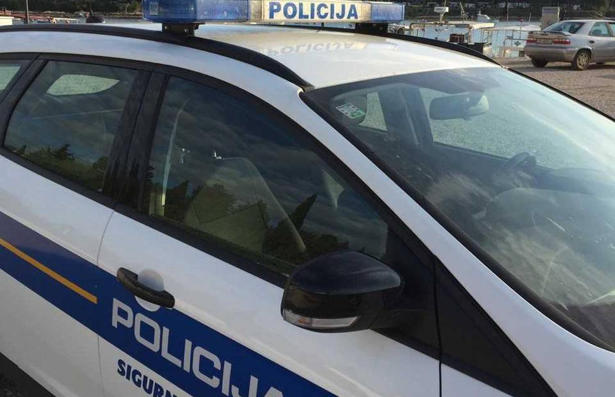 Nesreća na autocesti A8: Vozač (80) oduzeo prednost, teško je ozlijeđen, a drugi vozač lakše