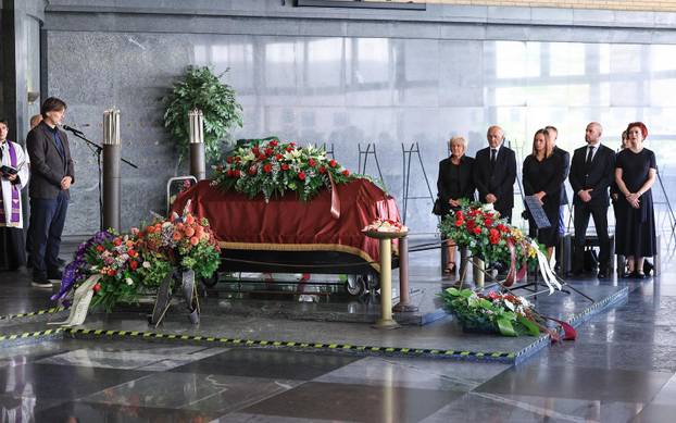 Zagreb: Posljedni ispraćaj novinara Roberta Valdeca 