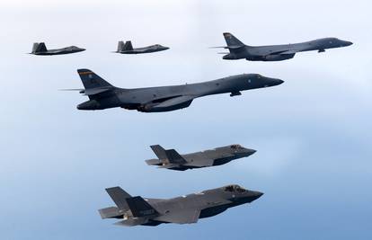 SAD i J. Koreja izveli zajedničku vježbu ratnog zrakoplovstva