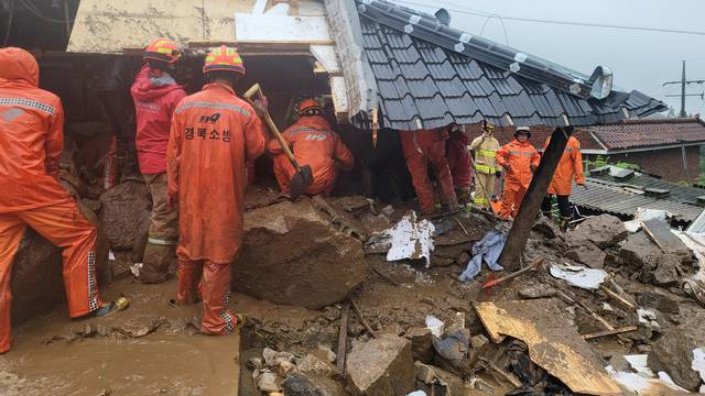 South Korea hit with landslides, flooding, hundreds evacuated