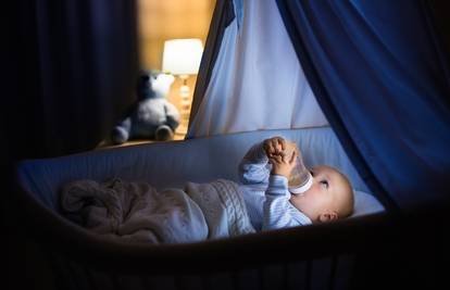 Noćna hranjenja: Ne bude se bebe samo zato što su gladne