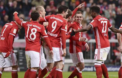 Leipzig pao kod zadnjeg kluba u ligi, Bayern je zasjeo na vrh