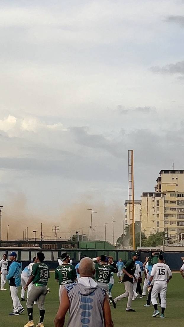 An earthquake strikes in La Guaira