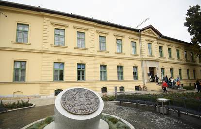 Planula arhivska građa u podrumu Vinogradske bolnice