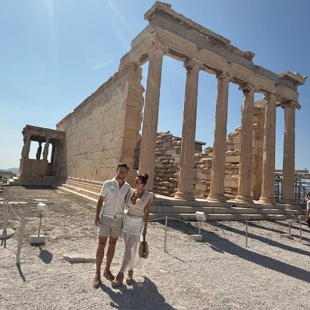 FOTO Dok Split čeka, obitelj Rakitić uživa u grčkoj idili...