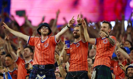 &Scaron;ok u Bostonu: Razuzdani &Scaron;koti umalo ostavili barove bez piva!