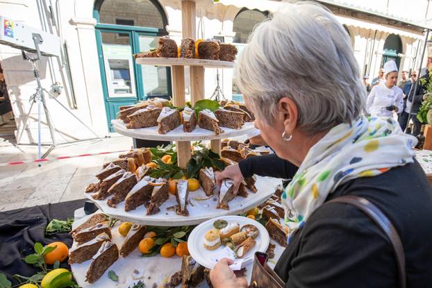 Dubrovnik: Tradicionalna Dubrovačka trpeza na Stradunu 